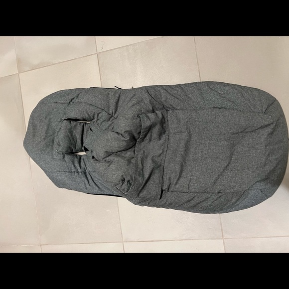 BUGABOO Water Repellent Stroller Footmuff - Picture 4 of 4